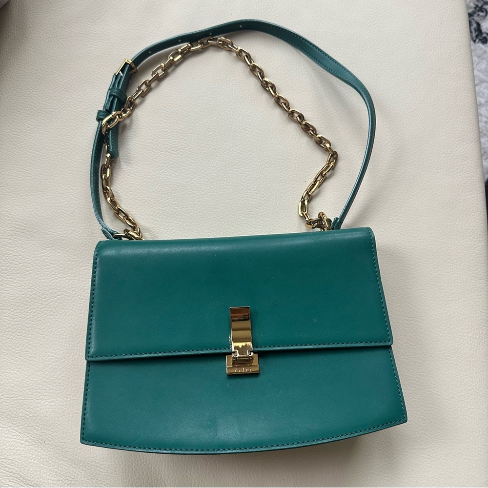 Chic Teal Shoulder Bag with Gold Chain